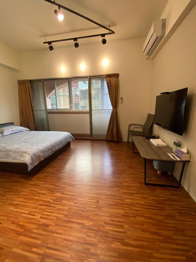 台南 T Ainan Apartment Luaran gambar